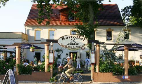 Kartoffelgasthaus & Pension Knidle リュベナウ エクステリア 写真